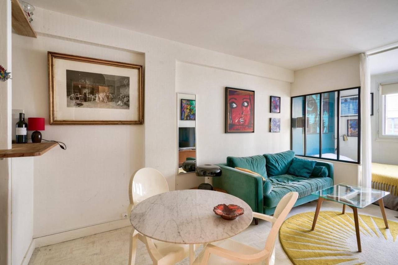 Adorable Studio In The Heart Of Appartement Paris